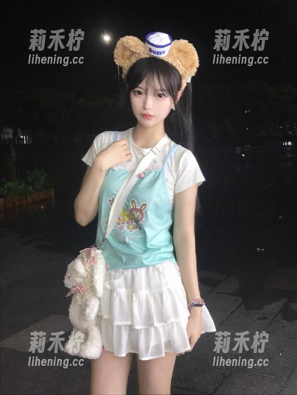秀人网-小肉肉咪 秀人网 - 小肉肉咪的豹纹写真精选合集,共享这段与时尚紧密相连的美好旅程.txt