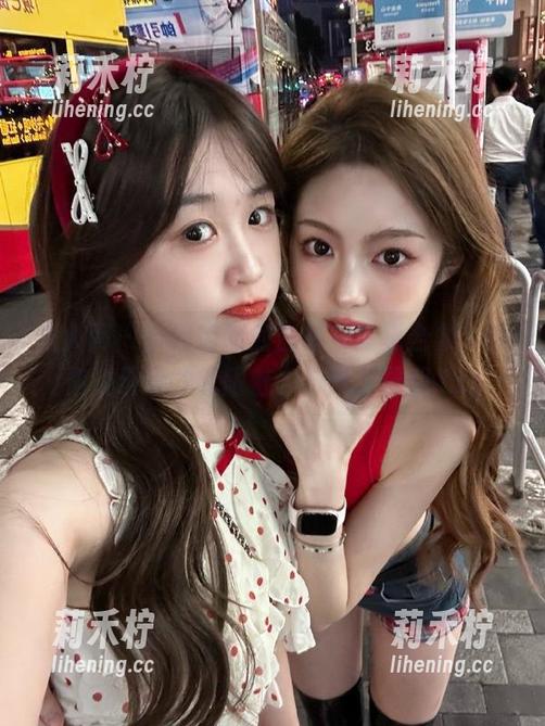 秀人网-小肉肉咪 秀人网 - 小肉肉咪的白衬衫写真合集,带你发现她的无限魅力与风采图册.txt
