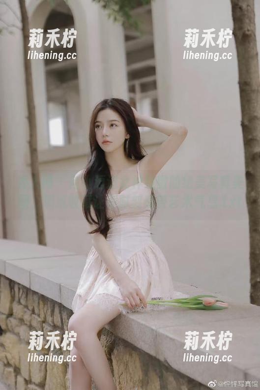 秀人网-小逗逗 秀人网 - 向小逗逗女神致敬的绝美写真美图,墙纸收藏让你时刻感受艺术气息.txt