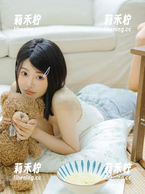 秀人网-月酱儿 秀人网 - 月酱儿传递透明之美——精选美图让你一见倾心.txt