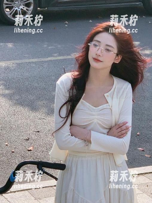 秀人网-林文文 秀人网 - 蕾丝全套写真:林文文的魅力在镜头下尽显无遗.txt