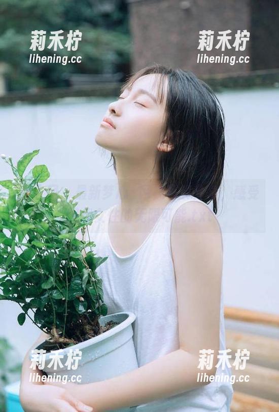 秀人网-梦心玥 秀人网 - 最新梦心玥网袜写真分享,感受现代女性的无限可能.txt