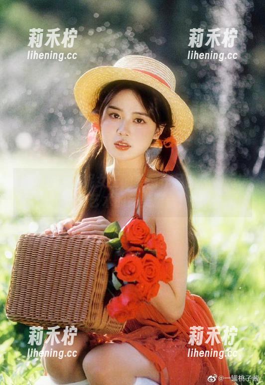 秀人网-温妮 秀人网 - 温妮女王的美图作品合集:玩转时尚与艺术的完美融合!.txt