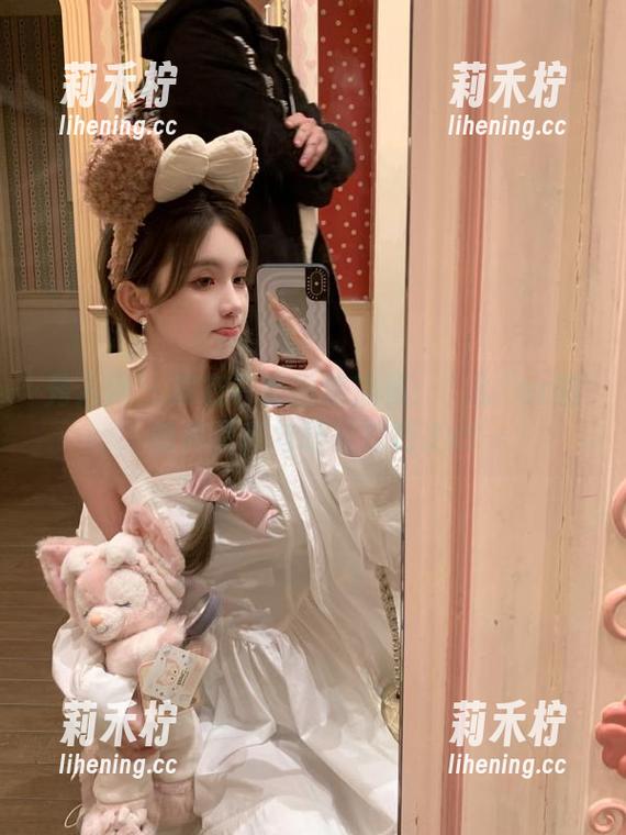 秀人网-玥儿玥er 秀人网 - 皮衣写真图集揭秘:玥儿玥er的时尚灵感与搭配技巧.txt