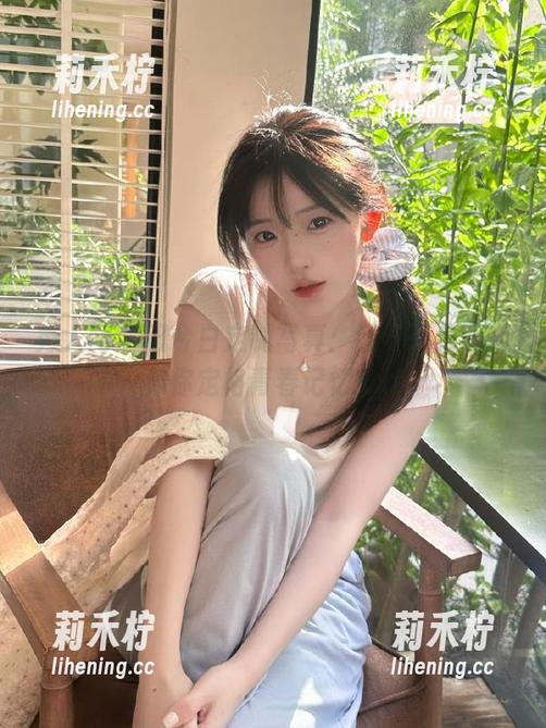 秀人网-田兮白 秀人网 - 田兮白定制写真:让‘死库水’为你定格青春记忆.txt