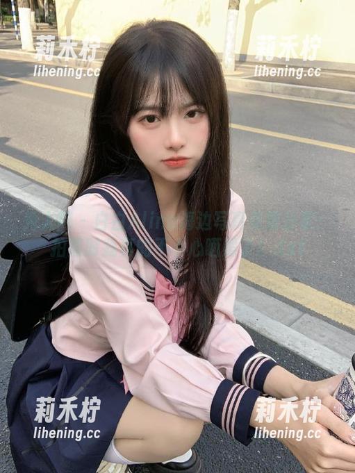 秀人网-白白Alina 秀人网 - 白白Alina海边写真免费分享:拍照时我真的不小心晒黑了!.txt