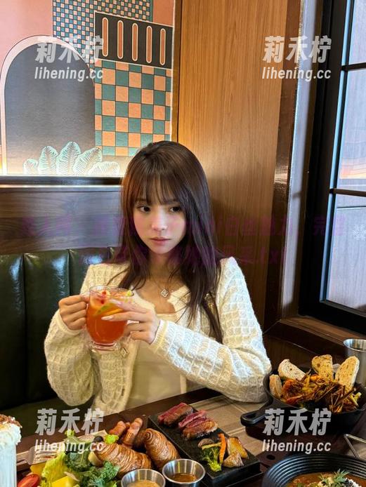 秀人网-糯美子mini 秀人网 - 探索糯美子mini白丝魅力,完整图包带你领略她的风采.txt