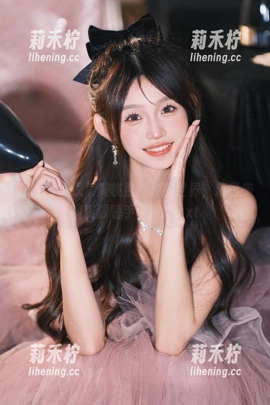 秀人网-美桃酱 秀人网 - 探索美桃酱的校园世界,精彩美图资源唾手可得!.txt
