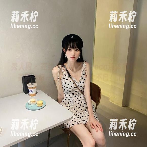 秀人网-赵惟依coco 秀人网 - 在线发现赵惟依coco连体衣的美图,每一张都让人心动不已!.txt