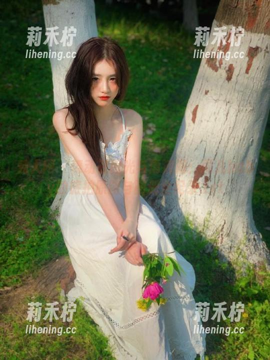 秀人网-雨儿baby 秀人网 - 舞动在阳光与雨滴间:雨儿baby的旅拍原图与图册全纪录.txt