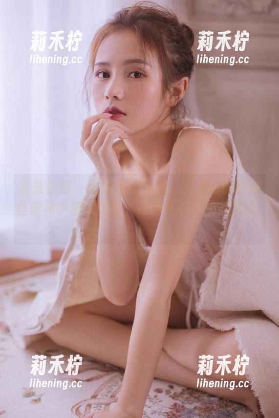 紧急企划-见希w 紧急企划 - 迷离私拍作品:见希w的亮黑丝皮裙小恶魔造型,打造梦幻视觉盛宴.txt