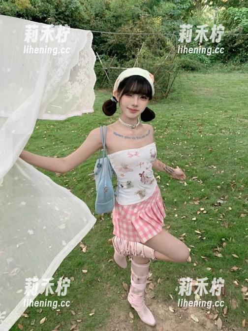 美媛馆-Toro羽住 美媛馆 - Toro羽住灰丝写真集精选:走进独特视角下的艺术世界,感受美的碰撞.txt