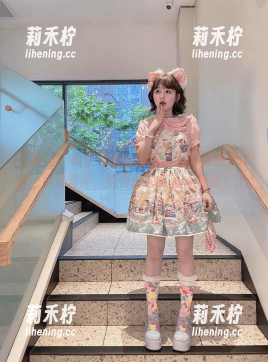 美媛馆-沈佳熹 美媛馆 - 抓住夏天的尾巴,下载沈佳熹比基尼免费套图,给你的图库加点燃情!.txt