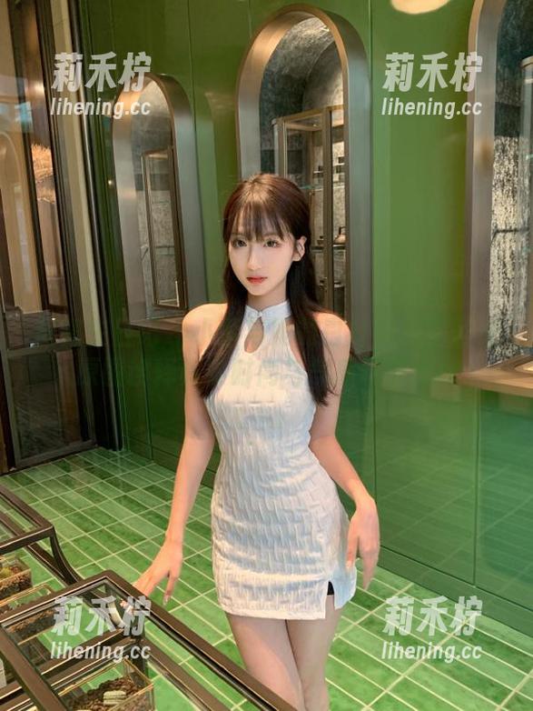 舞蹈生日记-小萱 舞蹈生日记 - 小萱与她的白衬衫:无圣光原图诠释真实时尚与气质优雅.txt