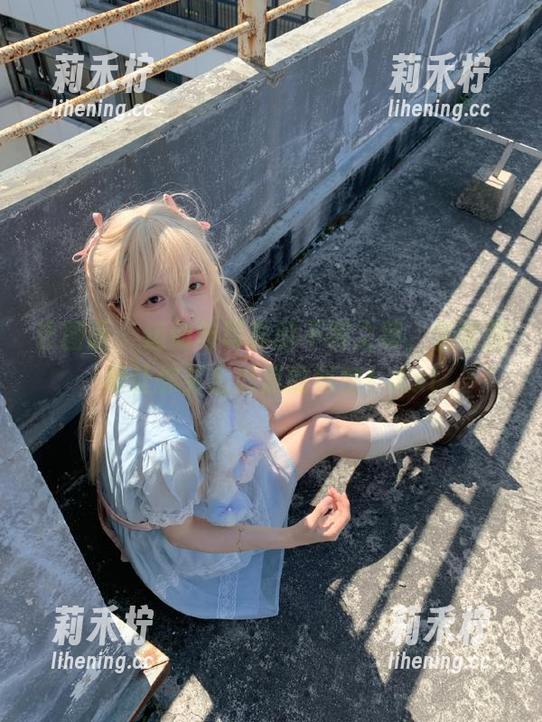 艺图语-壹萱 艺图语 - 运动与写真的不解之缘,壹萱图册让你笑出腹肌的秘密!.txt