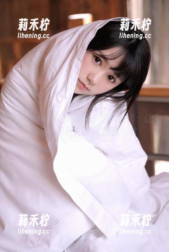 花漾show-冯木木LRIS 花漾show - 冯木木LRIS全套写真:让人心动的美腿之旅不容错过.txt