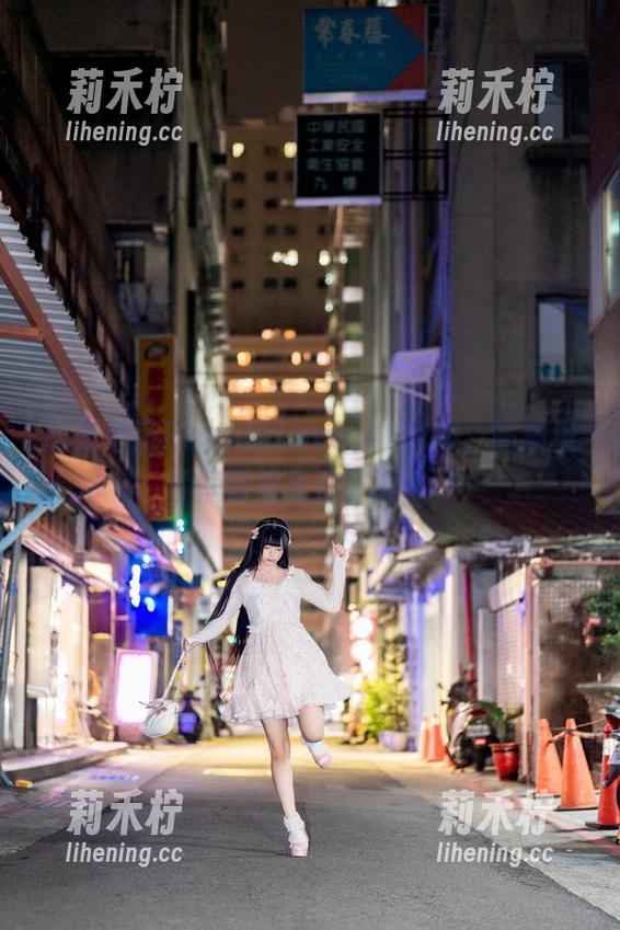 落落Raku 探秘落落Raku的Love,Atago,高质量写真图集免费下载.txt