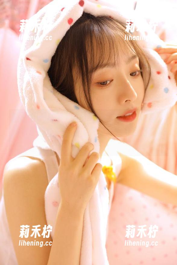 蜜桃社-陆萱萱Cecilia 蜜桃社 - 陆萱萱Cecilia全新皮衣写真:探索最新作品资源,感受魅力与自信之美!.txt