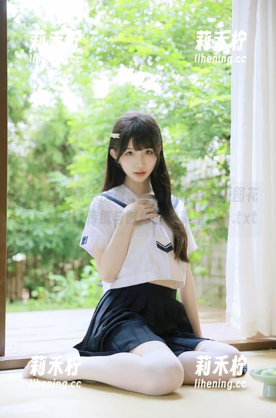 袜啵啵-小沫 袜啵啵 - 新年庆祝,小沫旗袍全套原图花絮版,领略传统与时尚的完美结合!.txt