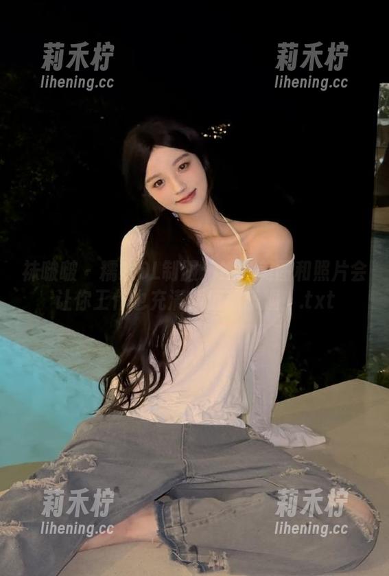 袜啵啵-糯米 袜啵啵 - 糯米OL制服:她的美图和照片会让你工作也充满颜值和乐趣!.txt
