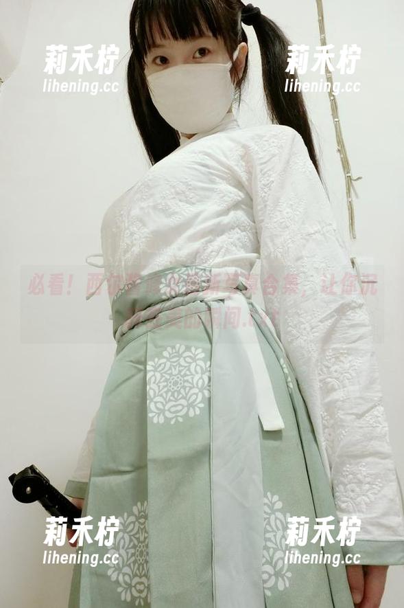 西尔酱 必看!西尔酱修女最新写真合集,让你沉醉在美的瞬间.txt