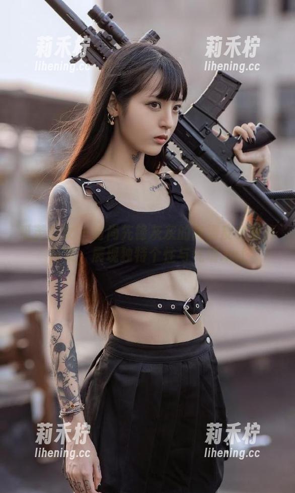 觅芙少女 - 时尚先锋灰灰的高清皮衣写真合集，展现独特个性与气场.txt