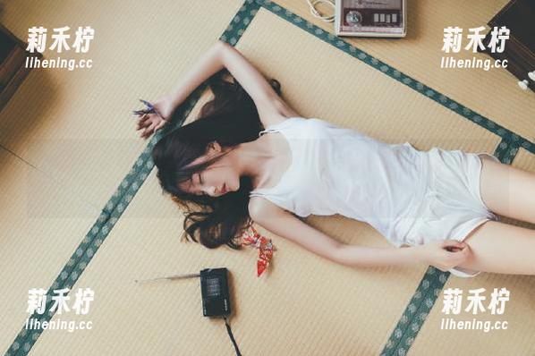 语画界-徐莉芝 语画界 - 徐莉芝高清写真泳装大片,让你沉醉在夏日的浪漫氛围中.txt