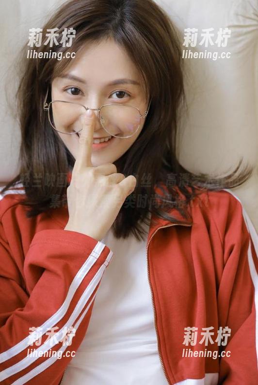 轻兰映画 轻兰映画户外黑丝&白丝,高清艺术作品集带你探索另类时尚风格.txt