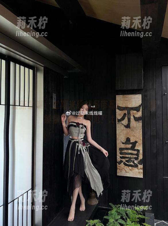 过期米线线 最新最潮!过期米线线吊带写真图片,解锁你的时尚典范!.txt