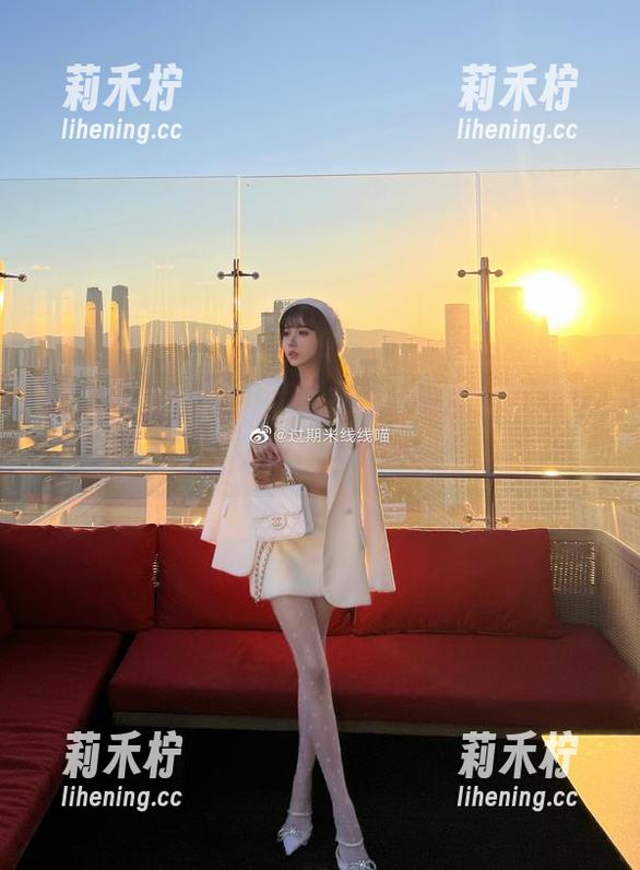过期米线线喵 漫游私房艺术,过期米线线喵的秘书图包捕捉梦想瞬间.txt