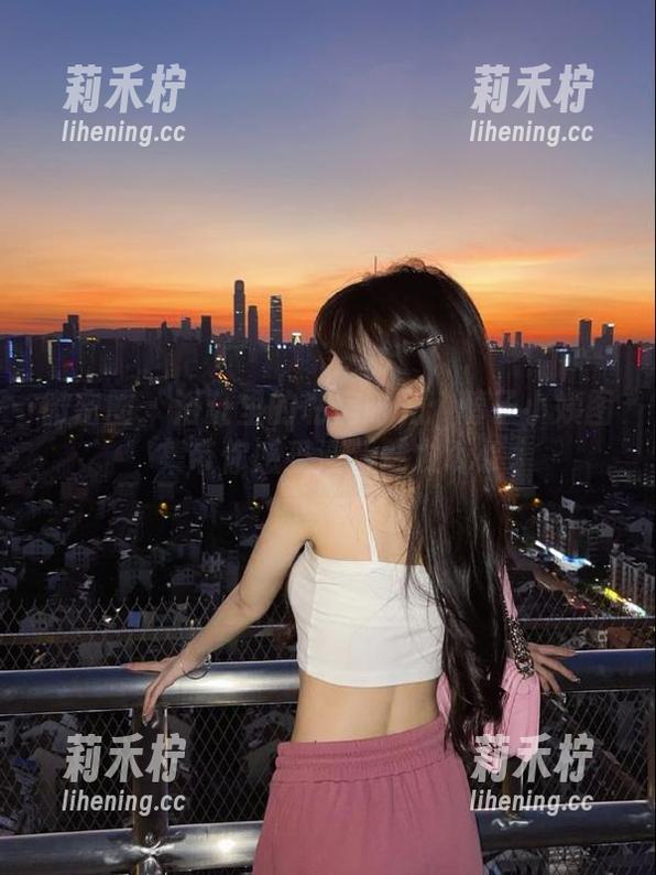 醇子小姨 微密圈 - 浴缸里的私房时光:醇子小姨图集带你感受清新魅力.txt