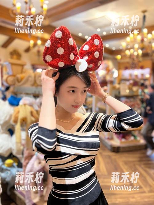 陈佩奇 微密圈 - 陈佩奇的温柔捕捉:分享她写真集中的柔美与自然之美.txt