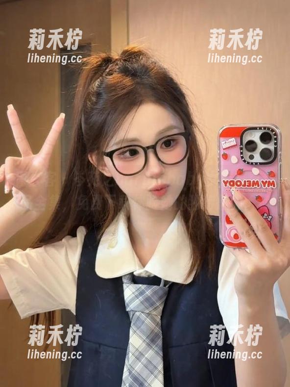 青豆客 - 岑苑之barbiebaby女友写真作品全集，免费下载体验她的独特魅力.txt