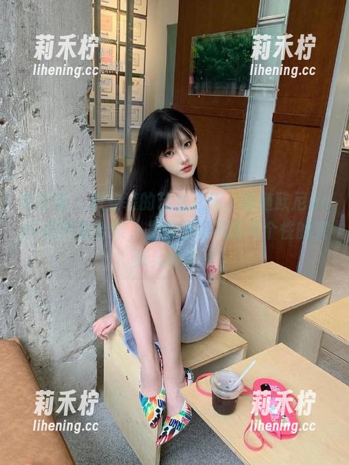 青豆客-欧尼anne 青豆客 - 职业装的艺术之旅,跟随欧尼anne的网盘合集,发掘职场风格与个性的完美契合.txt