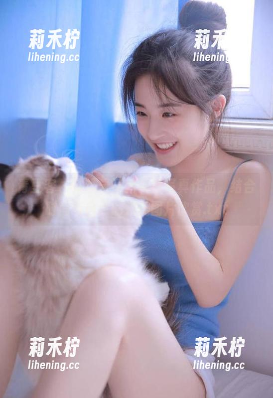 青豆客-苏糯米 青豆客 - 苏糯米最新女孩写真作品,结合时尚与自然的完美图片欣赏.txt