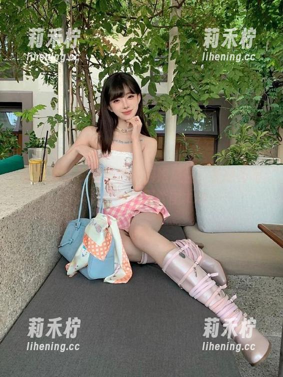 青豆客-黄梦羡 青豆客 - 探秘黄梦羡厨娘风情:美味与写真融合的绝美套图.txt